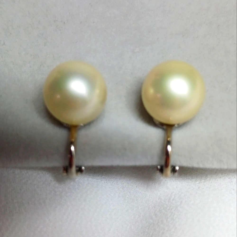 Patent No. # 3.176.475 Screw back Earrings